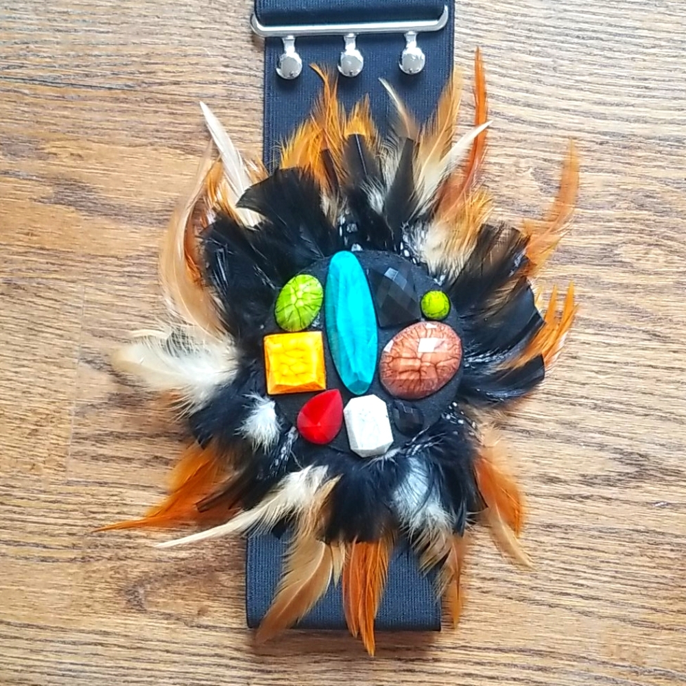 Feather and stone belt